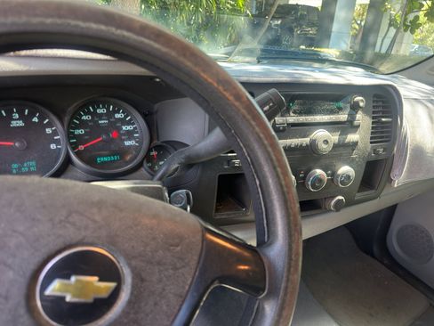 Used 2011 Chevrolet Silverado 1500 W/T image 22