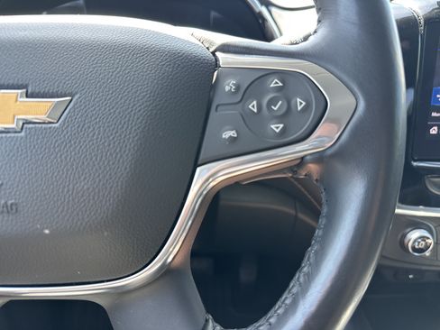 Used 2021 Chevrolet Traverse LT FWD image 20