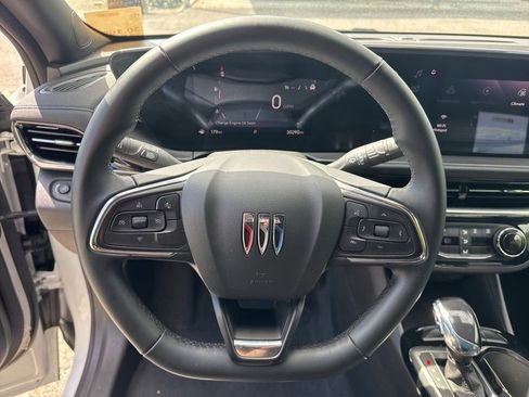 Used 2025 Buick Envista Sport Touring FWD image 18