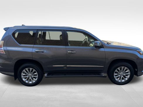 Used 2018 Lexus GX 460 Premium w/ Premium Package AWD/4WD image 4