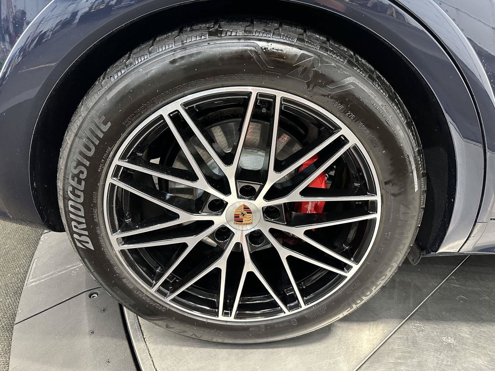 Certified 2026 Porsche Cayenne S AWD/4WD image 13