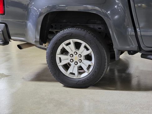 Used 2016 Chevrolet Colorado LT w/ LT Convenience Package RWD image 9