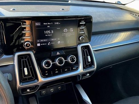 Used 2021 Kia Sorento LX image 6