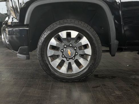 Used 2024 Chevrolet Silverado 2500 Custom w/ Custom Convenience Package AWD/4WD image 19