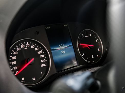 Used 2025 Mercedes-Benz Sprinter 2500 image 25