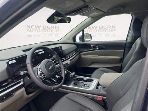 New 2026 Kia Carnival FWD image 9