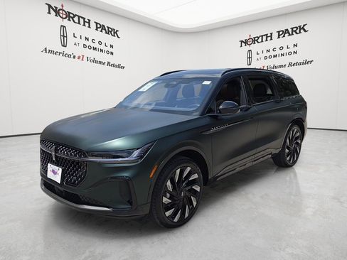 New 2026 Lincoln Nautilus Reserve w/ Jet Appearance Package AWD/4WD image 1
