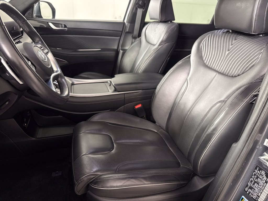 Used 2025 Hyundai Palisade Calligraphy FWD image 13