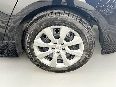 Used 2025 Toyota Corolla LE image 11