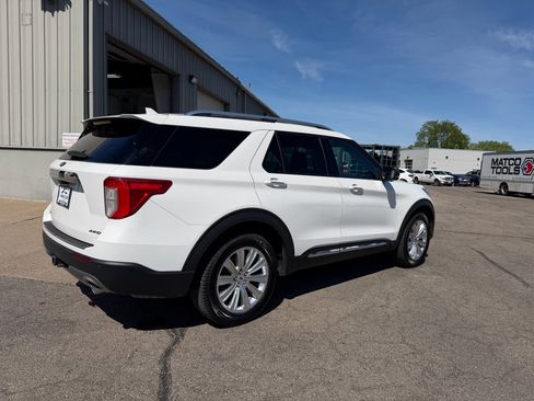 Used 2022 Ford Explorer Limited w/ Limited Technology Package AWD/4WD image 4