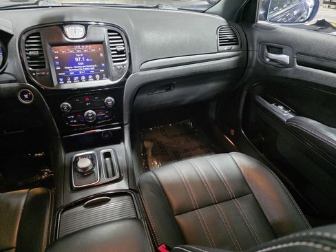 Used 2015 Chrysler 300 S image 17