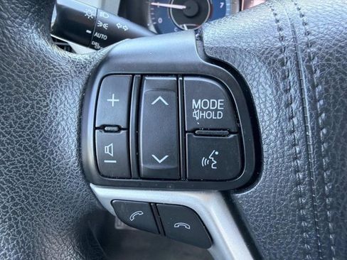 Used 2018 Toyota Sienna LE image 24