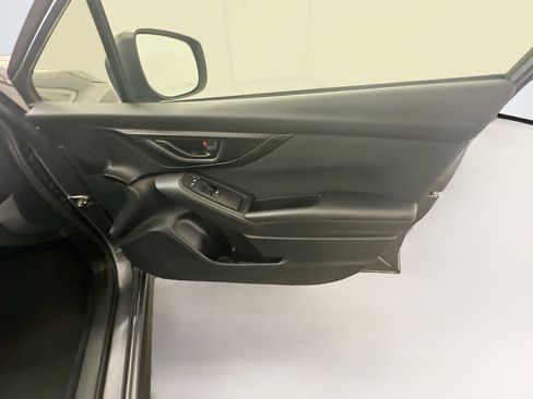 Used 2023 Subaru Crosstrek 2.0i AWD/4WD image 32