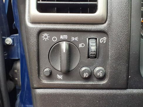 Used 2012 Chevrolet Colorado LT AWD/4WD image 16
