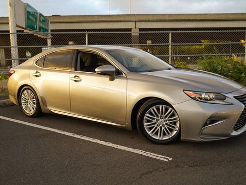 Used 2016 Lexus ES 350 image 5