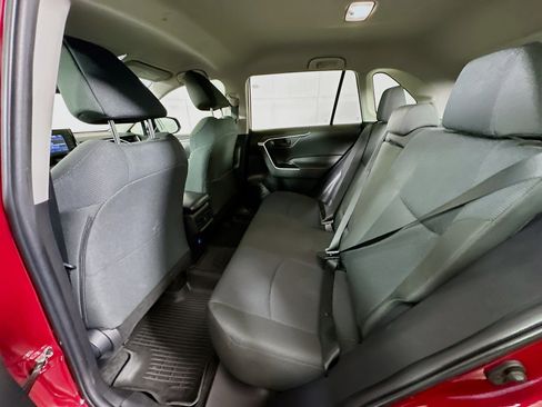 Used 2022 Toyota RAV4 LE image 25