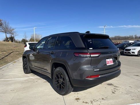 New 2026 Jeep Grand Cherokee Altitude image 3