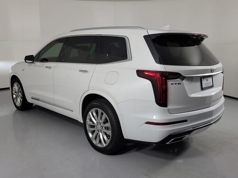 Used 2024 Cadillac XT6 Premium Luxury w/ Technology Package FWD image 4