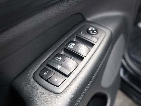 Used 2020 Jeep Grand Cherokee Altitude image 15