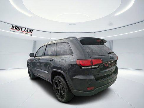 Certified 2018 Jeep Grand Cherokee Laredo image 5