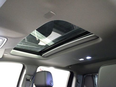 Used 2025 GMC Sierra 2500 Denali image 25