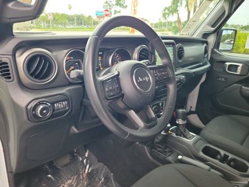 Used 2021 Jeep Wrangler Sport AWD/4WD image 16
