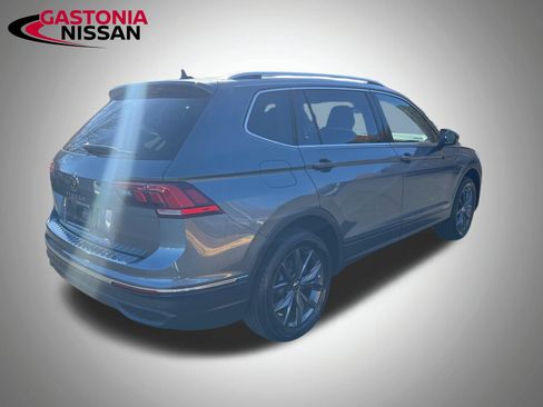 Used 2023 Volkswagen Tiguan SE image 17