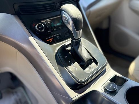 Used 2016 Ford Escape SE w/ Equipment Group 201A image 15