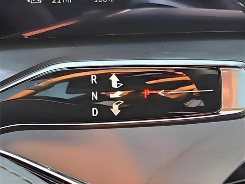 New 2026 Cadillac Vistiq Premium Luxury w/ LPO, Floor Liner Package AWD/4WD image 7