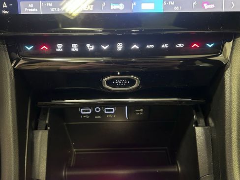 New 2026 Jeep Grand Cherokee L Limited AWD/4WD image 17