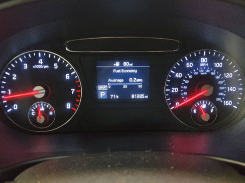Used 2019 Kia Sorento FWD image 23