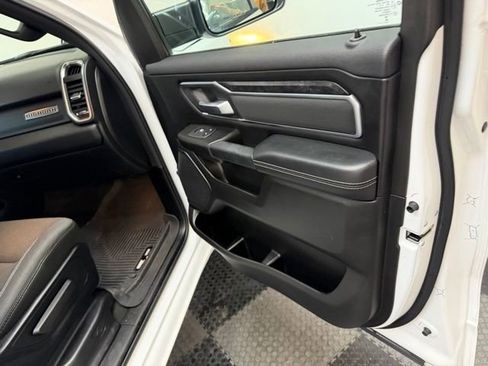 Used 2024 RAM 1500 4x4 Crew Cab image 38