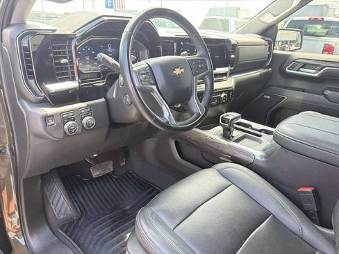 Used 2023 Chevrolet Silverado 1500 LTZ w/ Z71 Off-Road Package AWD/4WD image 24