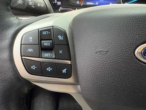 Used 2021 Ford Explorer XLT w/ Equipment Group 202A RWD image 29