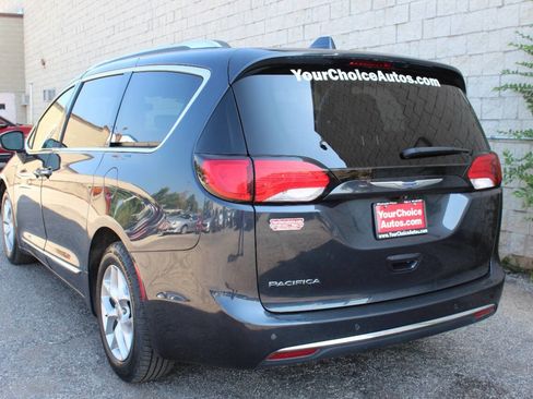 Used 2019 Chrysler Pacifica Touring-L Plus w/ Tire & Wheel Group image 3