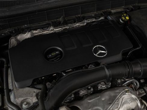 Used 2020 Mercedes-Benz GLB 250 4MATIC image 6