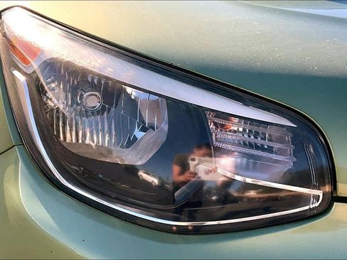 Used 2016 Kia Soul + image 27