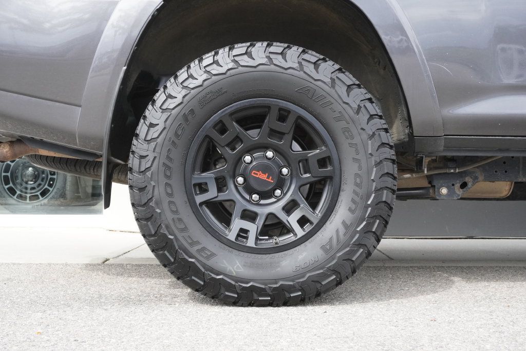 Used 2021 Toyota 4Runner TRD Off-Road Premium w/ Moonroof Package AWD/4WD image 34