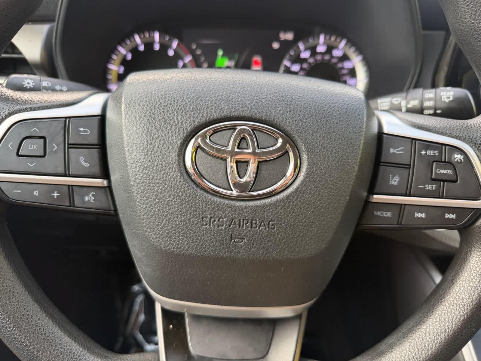Used 2023 Toyota Highlander L AWD/4WD image 49