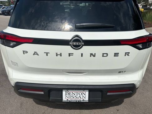 Used 2022 Nissan Pathfinder SV FWD image 39