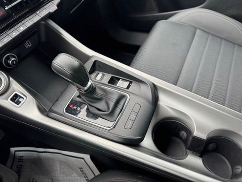 Used 2024 Dodge Hornet R/T image 18