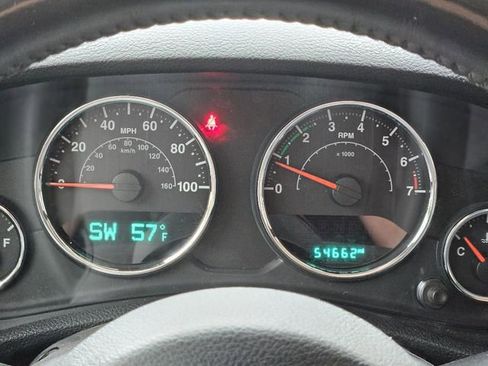 Used 2018 Jeep Wrangler Unlimited Sport w/ Connectivity Group image 17