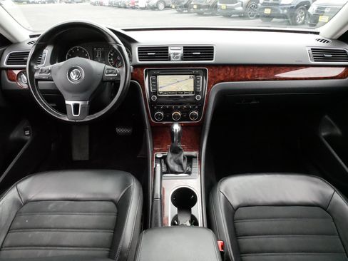 Used 2013 Volkswagen Passat 2.5 SEL Premium FWD image 10