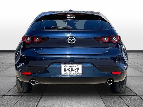 Used 2019 MAZDA MAZDA3 Hatchback w/ Preferred Package FWD image 4