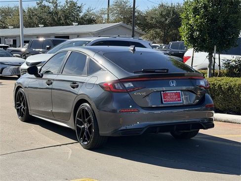 Used 2025 Honda Civic Sport image 5
