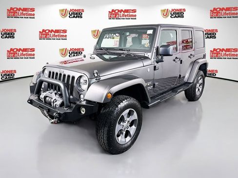 Used 2016 Jeep Wrangler Unlimited Sahara w/ Max Tow Package AWD/4WD image 10