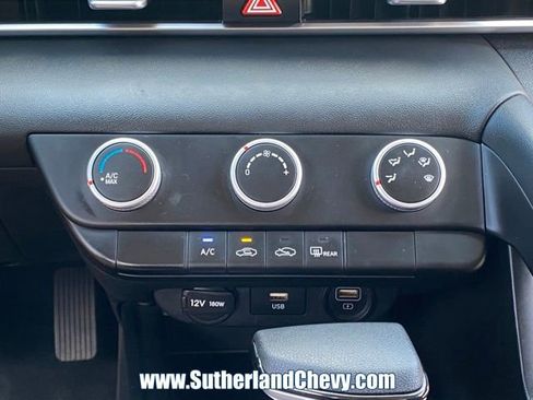 Used 2023 Hyundai Elantra SE FWD image 25
