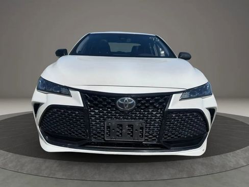 Used 2019 Toyota Avalon XSE w/ All Weather Liner Package FWD image 2