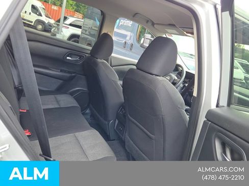 Used 2024 Nissan Rogue SV FWD image 14