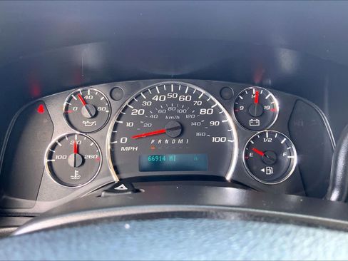 Used 2018 Chevrolet Express 3500 LT w/ LT Preferred Equipment Group RWD image 24